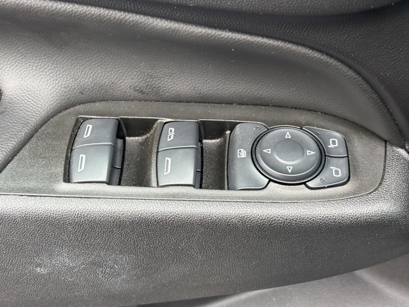 Chevrolet Equinox Vehicle Image 23