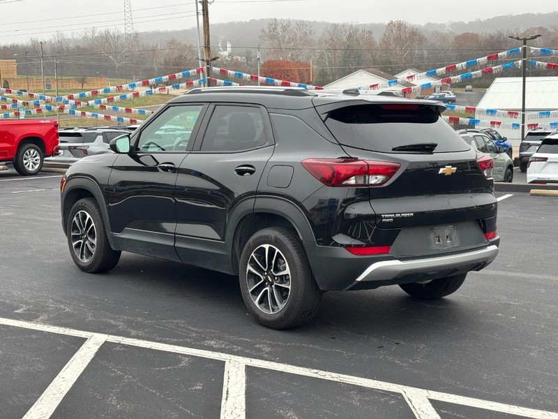 Chevrolet TrailBlazer Vehicle Image 06