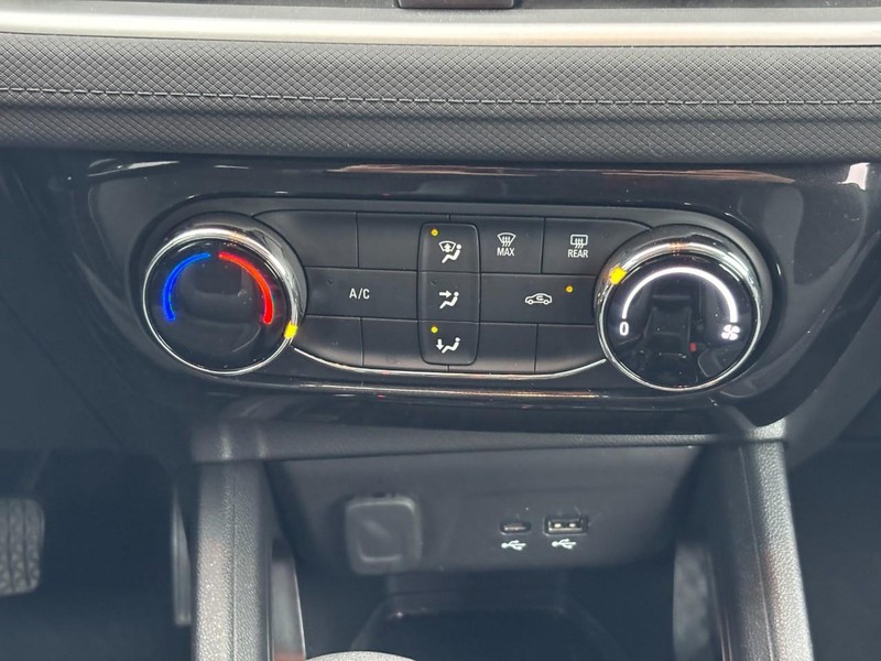 Chevrolet TrailBlazer Vehicle Image 14