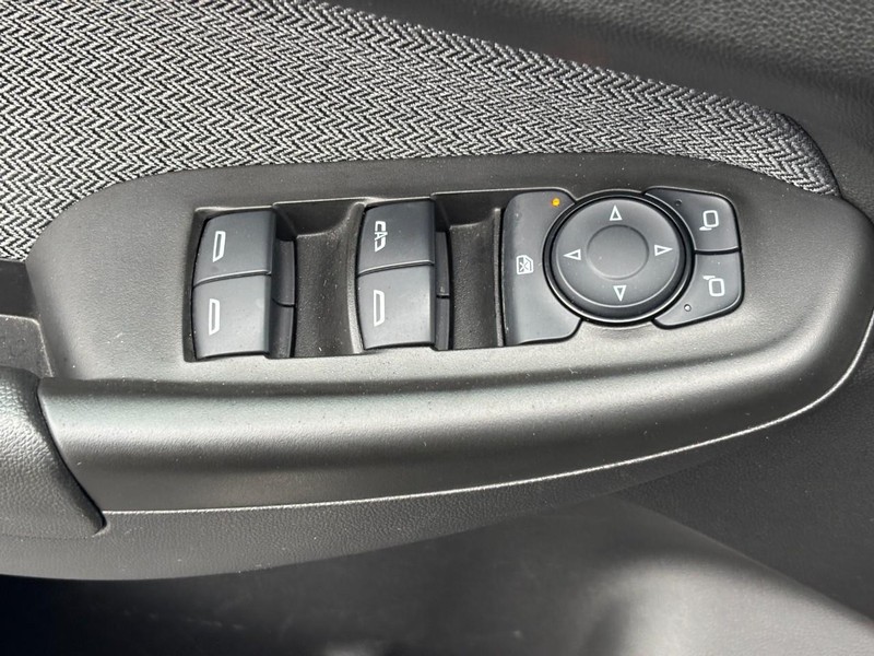 Chevrolet TrailBlazer Vehicle Image 23