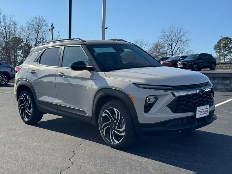 Chevrolet TrailBlazer Vehicle Image 02