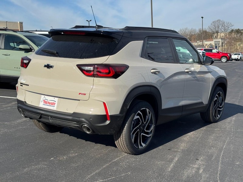 Chevrolet TrailBlazer Vehicle Image 04