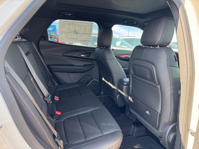 Chevrolet TrailBlazer Vehicle Image 06