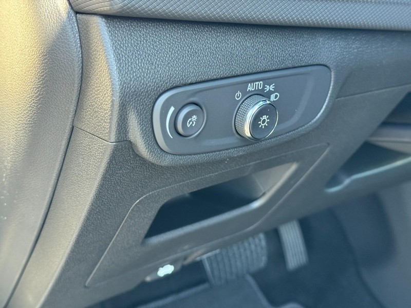 Chevrolet TrailBlazer Vehicle Image 12