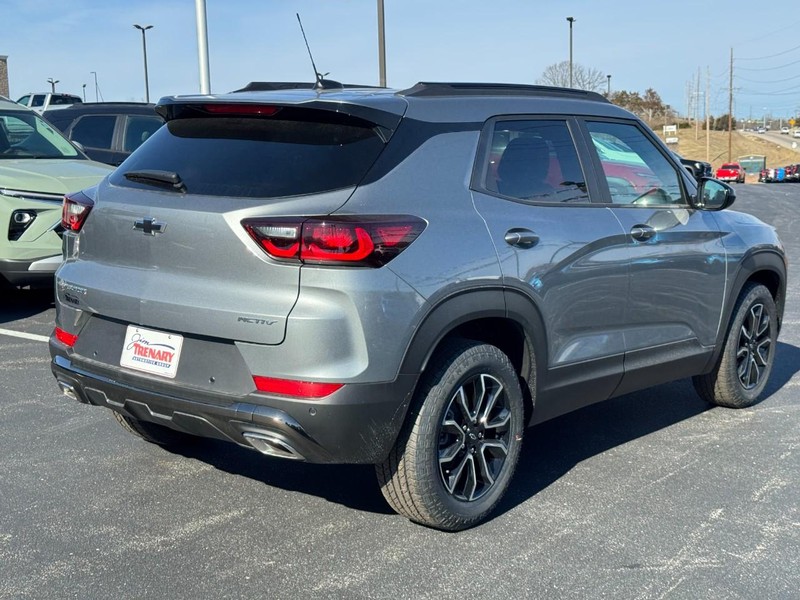 Chevrolet TrailBlazer Vehicle Image 04