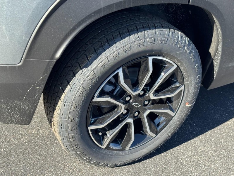 Chevrolet TrailBlazer Vehicle Image 05