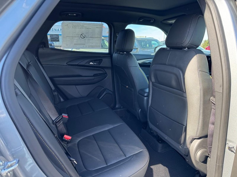 Chevrolet TrailBlazer Vehicle Image 06