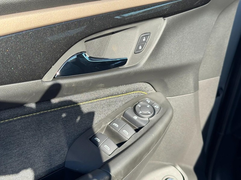 Chevrolet TrailBlazer Vehicle Image 11