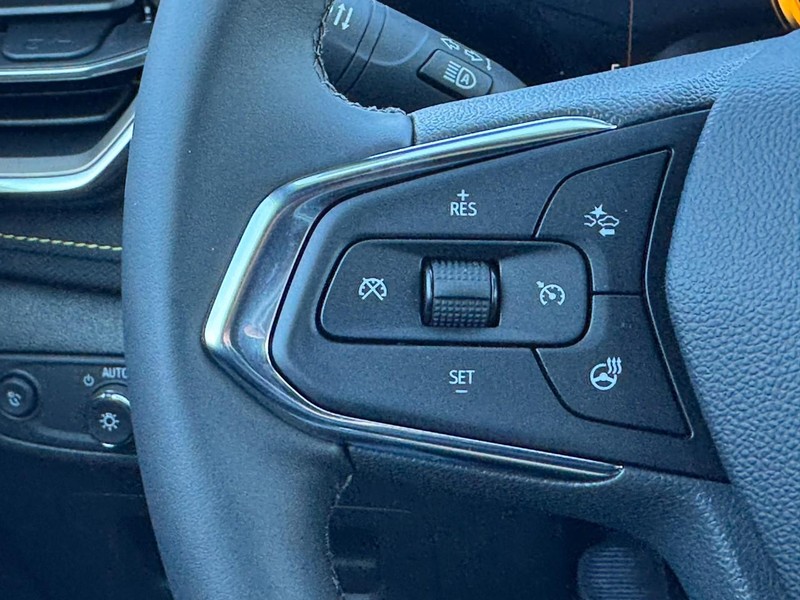 Chevrolet TrailBlazer Vehicle Image 14