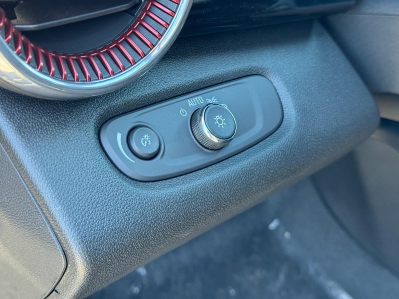 Chevrolet Trax Vehicle Image 12