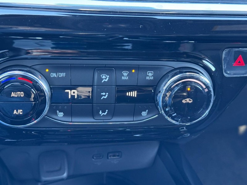 Chevrolet Trax Vehicle Image 15