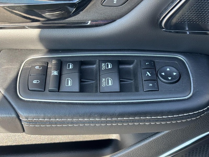 Ram 1500 Vehicle Image 24