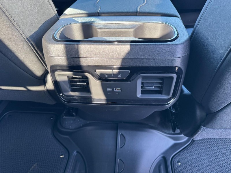 GMC Sierra 1500 Vehicle Image 12