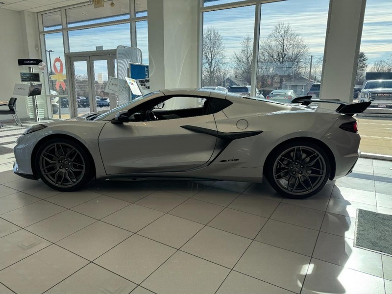 Chevrolet Corvette Vehicle Image 06