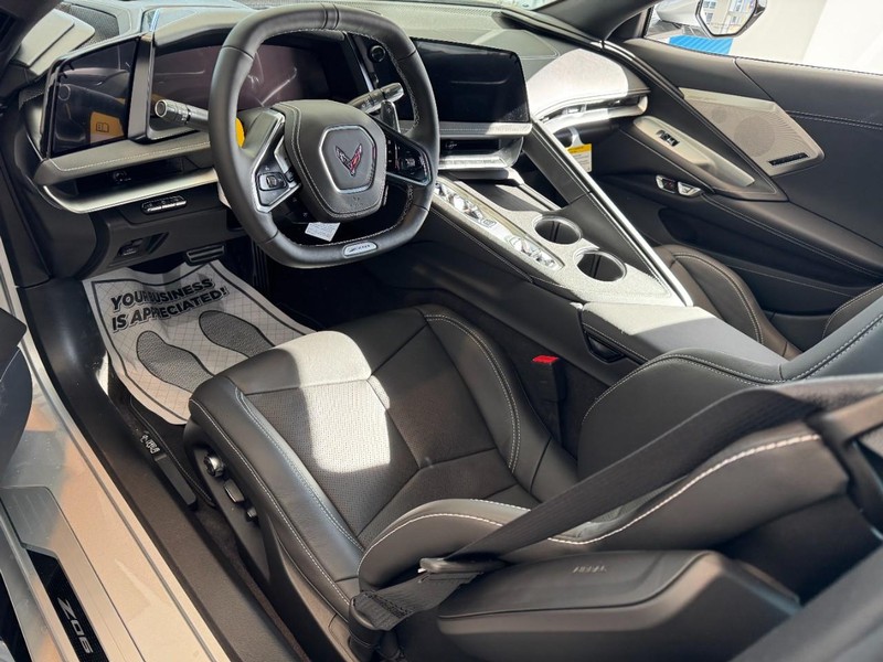 Chevrolet Corvette Vehicle Image 08