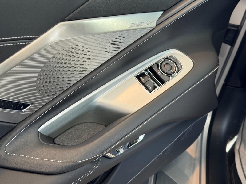 Chevrolet Corvette Vehicle Image 10