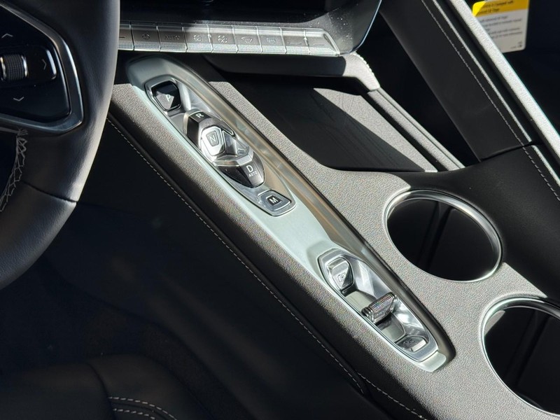 Chevrolet Corvette Vehicle Image 11