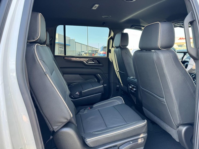 GMC Yukon XL Vehicle Image 07