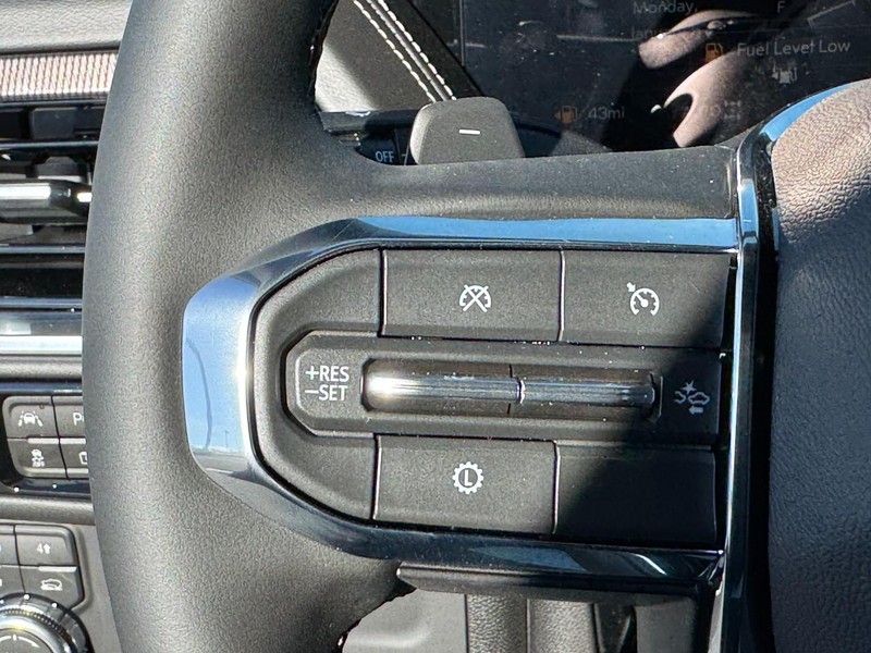 GMC Yukon XL Vehicle Image 15