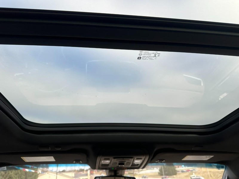 Chevrolet Tahoe Vehicle Full-screen Gallery Image 13