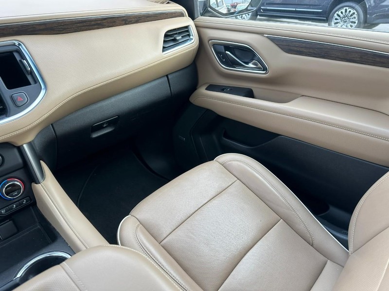 Chevrolet Tahoe Vehicle Full-screen Gallery Image 18