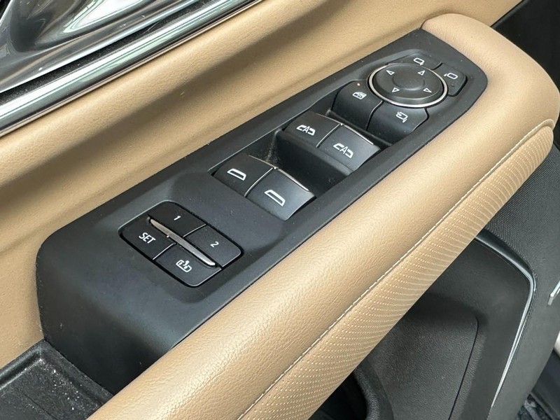 Chevrolet Tahoe Vehicle Full-screen Gallery Image 19