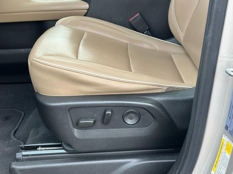 Chevrolet Tahoe Vehicle Full-screen Gallery Image 20