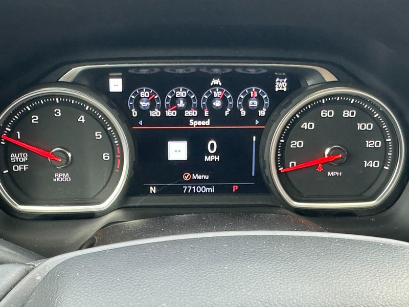 Chevrolet Tahoe Vehicle Full-screen Gallery Image 23