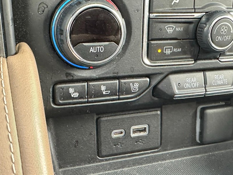 Chevrolet Tahoe Vehicle Full-screen Gallery Image 24