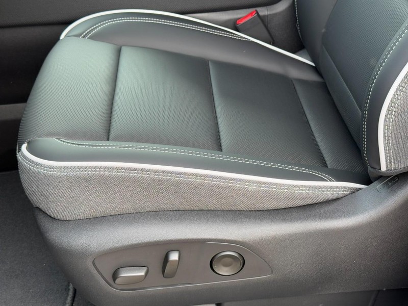 GMC Sierra EV Vehicle Image 15