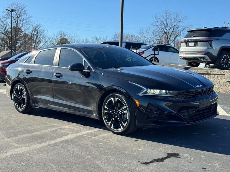 Kia K5 Vehicle Image 02