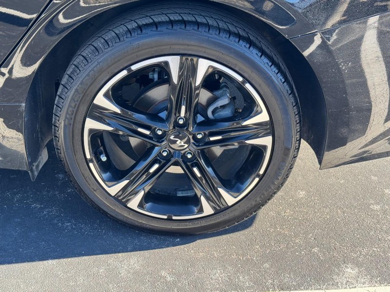 Kia K5 Vehicle Image 07