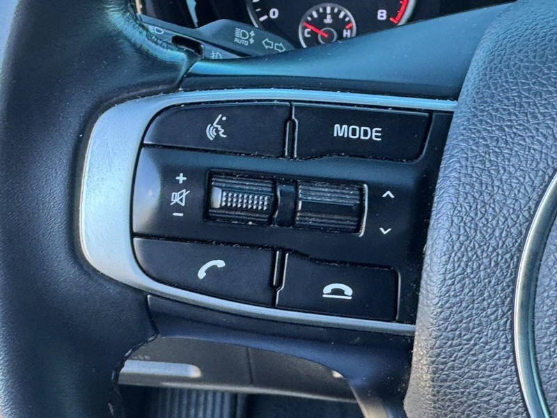 Kia K5 Vehicle Image 17