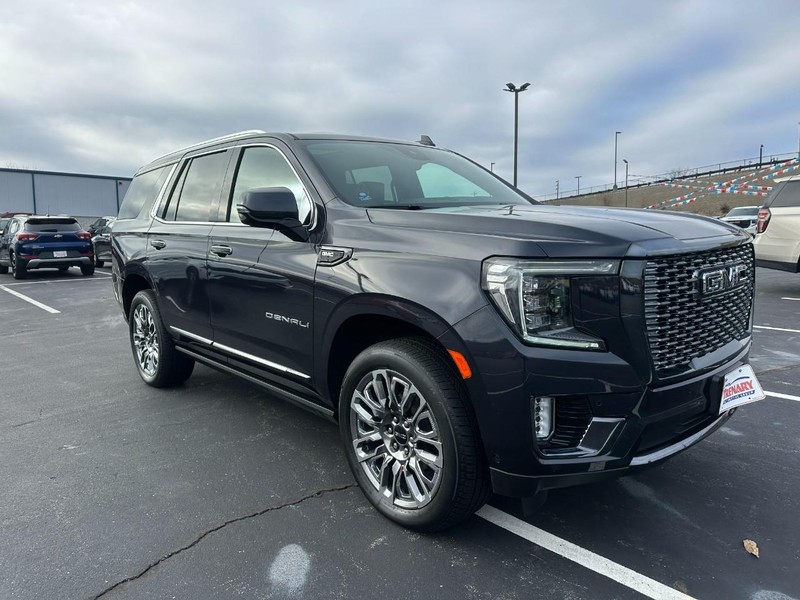 GMC Yukon Vehicle Image 02