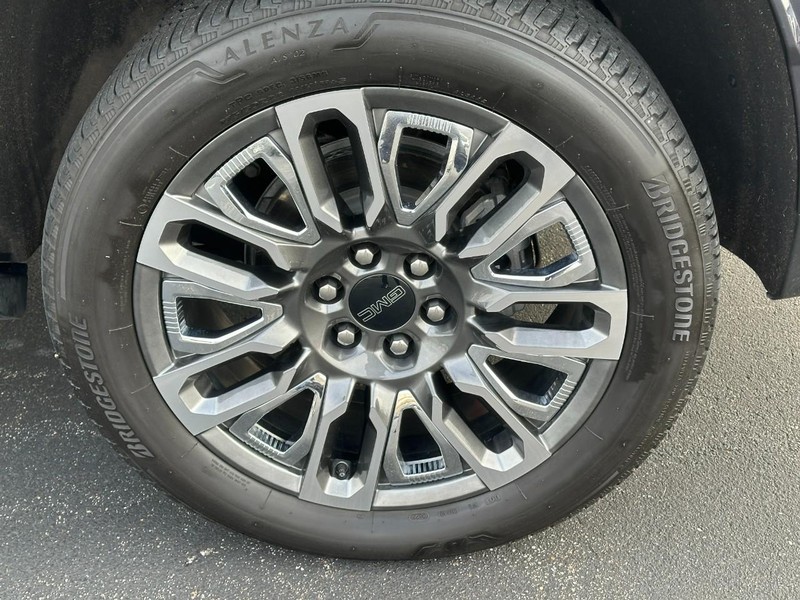 GMC Yukon Vehicle Image 06