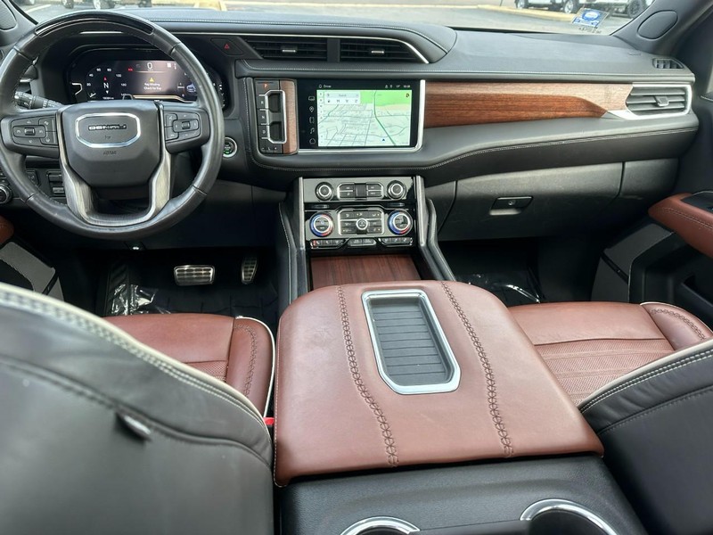 GMC Yukon Vehicle Image 16