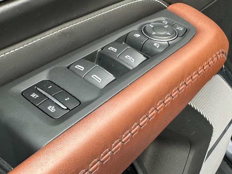 GMC Yukon Vehicle Image 21