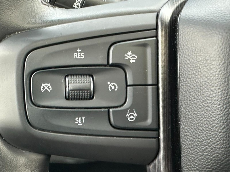 GMC Yukon Vehicle Image 23