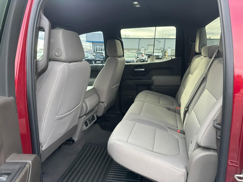 Chevrolet Silverado 1500 Vehicle Full-screen Gallery Image 10