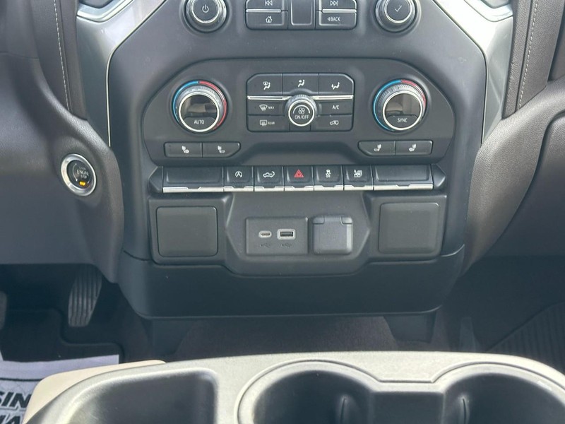 Chevrolet Silverado 1500 Vehicle Full-screen Gallery Image 14