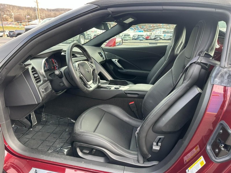 Chevrolet Corvette Vehicle Full-screen Gallery Image 09