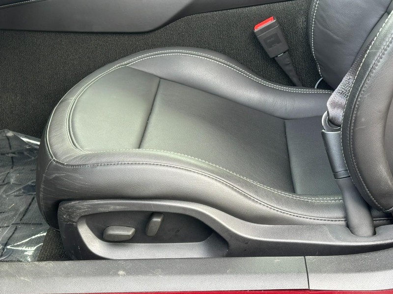 Chevrolet Corvette Vehicle Full-screen Gallery Image 13