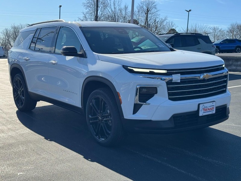 Chevrolet Traverse Vehicle Image 02