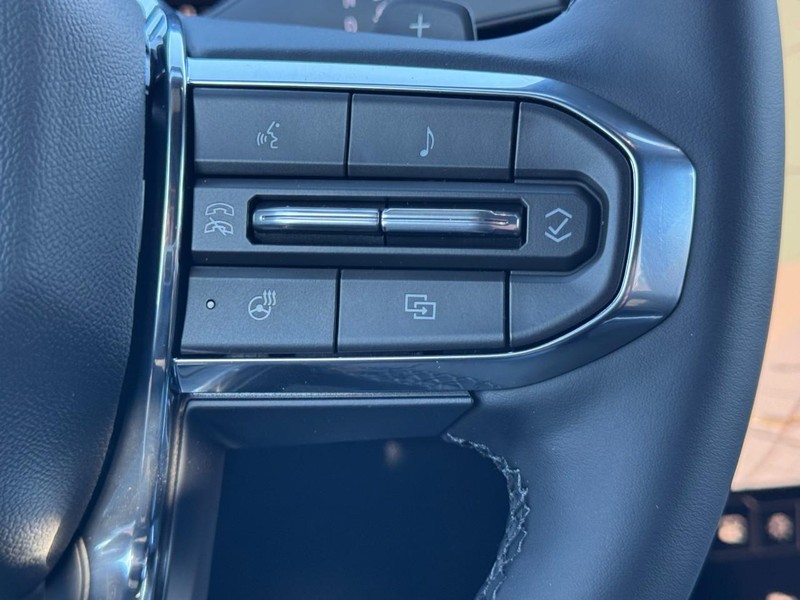 GMC Terrain Vehicle Image 16