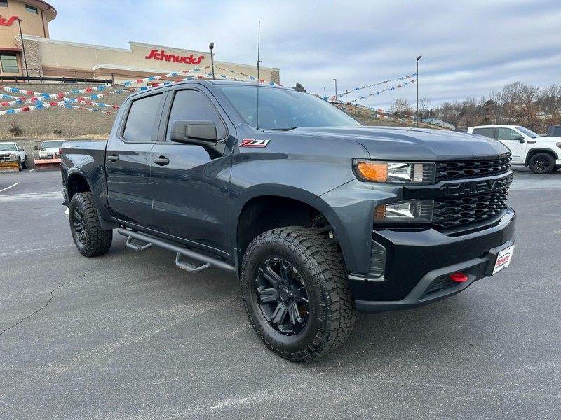 Chevrolet Silverado 1500 Vehicle Full-screen Gallery Image 02