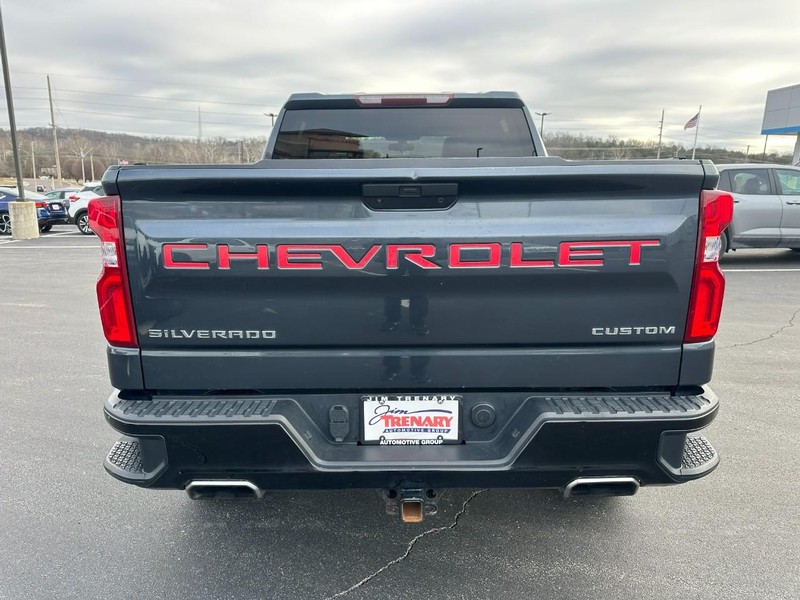 Chevrolet Silverado 1500 Vehicle Full-screen Gallery Image 04