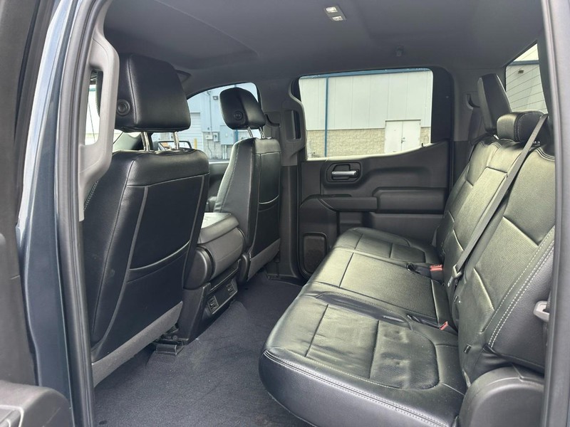 Chevrolet Silverado 1500 Vehicle Full-screen Gallery Image 10