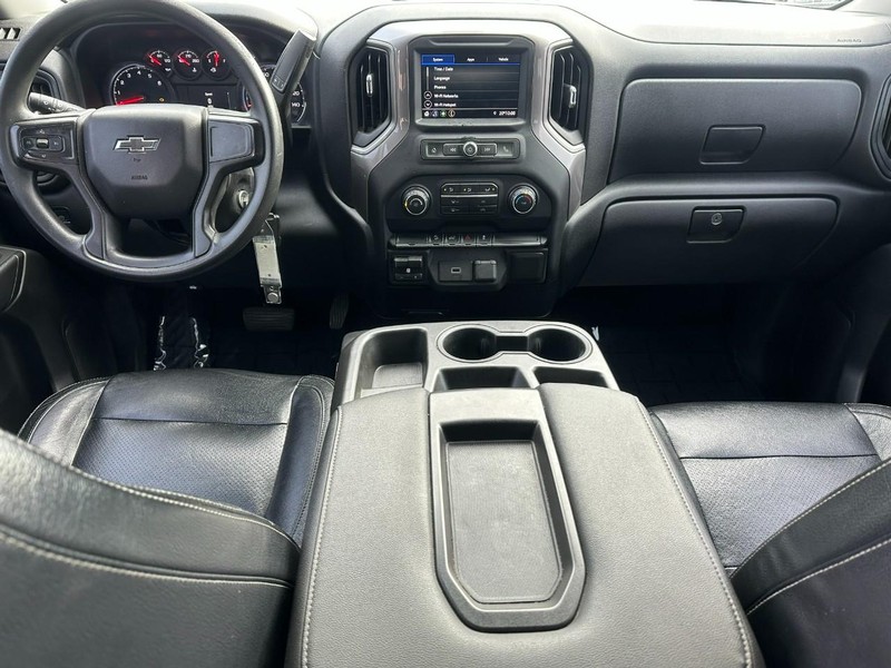 Chevrolet Silverado 1500 Vehicle Full-screen Gallery Image 11