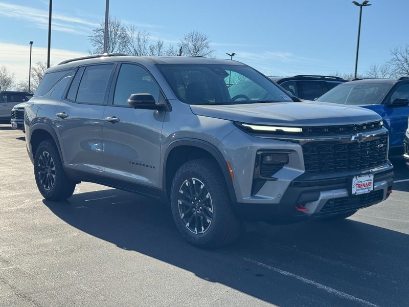 Chevrolet Traverse Vehicle Image 02