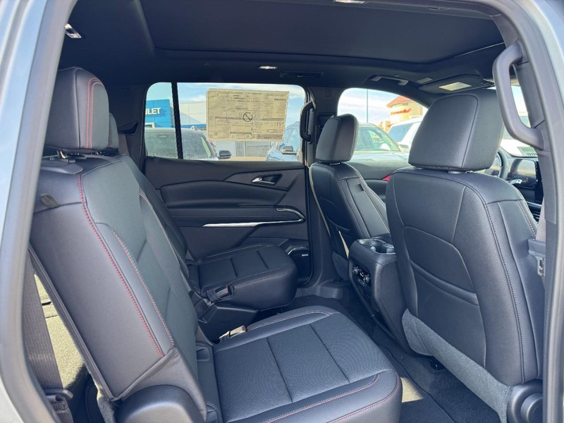 Chevrolet Traverse Vehicle Image 06